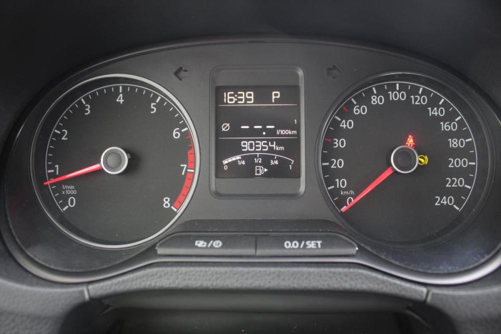 Volkswagen Polo V Рестайлинг Санкт-Петербург  - изображение 16