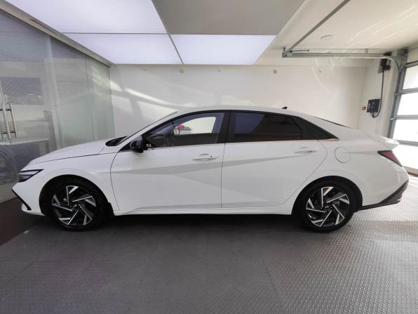 Hyundai Elantra VII (CN7) Рестайлинг с пробегом 2023 года, цена 2 205 000 рублей, 41076 км, седан, Автокод Объявления