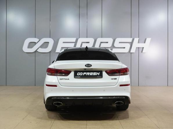 Kia Optima IV Рестайлинг с пробегом 2018 года, цена 1 550 000 рублей, 242272 км, седан, Автокод Объявления