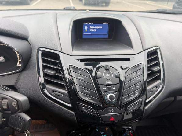 Ford Fiesta Mk6 Рестайлинг с пробегом 2015 года, цена 639 000 рублей, 124000 км, седан, Автокод Объявления