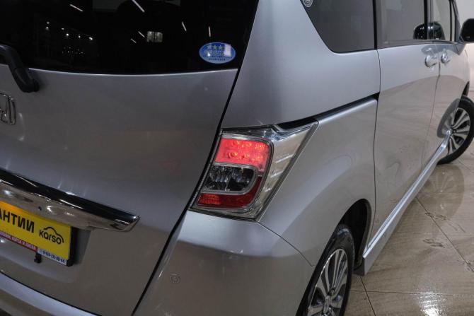 Honda Freed I Рестайлинг с пробегом 2013 года, цена 1 139 000 рублей, 201000 км, компактвэн, Автокод Объявления