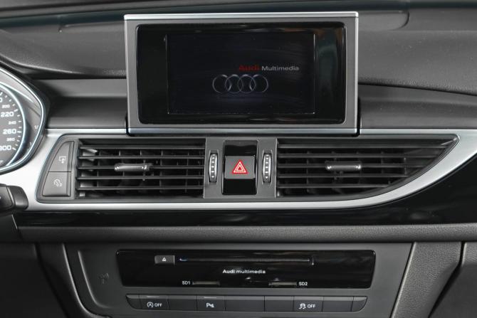 Audi A6 IV (C7) Рестайлинг с пробегом 2015 года, цена 2 459 000 рублей, 129896 км, седан, Автокод Объявления