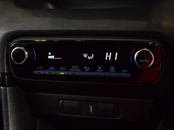 Toyota Yaris IV с пробегом 2020 года, цена 1 385 995 рублей, 69190 км, хэтчбек, Автокод Объявления