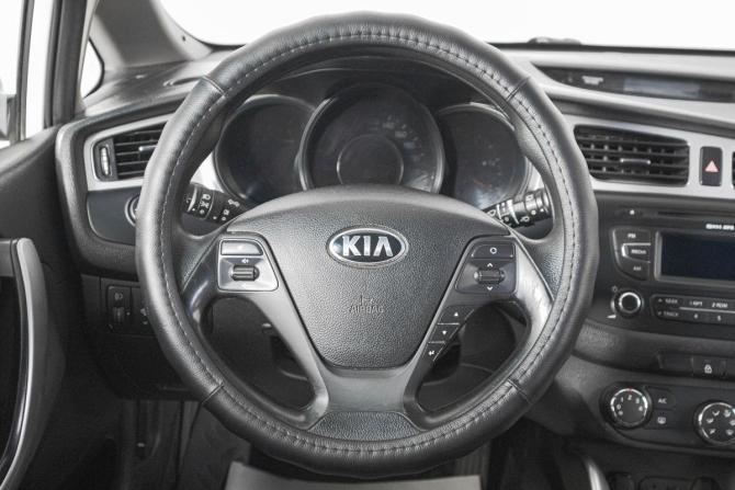 Kia Ceed II с пробегом 2013 года, цена 1 049 000 рублей, 176500 км, хэтчбек, Автокод Объявления