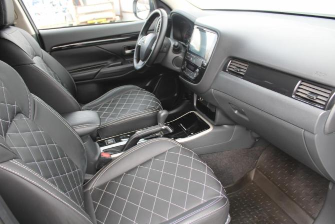 Mitsubishi Outlander III Рестайлинг 3 с пробегом 2022 года, цена 2 625 000 рублей, 14000 км, внедорожник, Автокод Объявления