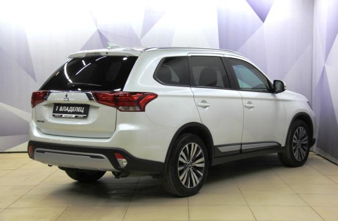 Mitsubishi Outlander III Рестайлинг 3 с пробегом 2021 года, цена 2 720 000 рублей, 37173 км, внедорожник, Автокод Объявления