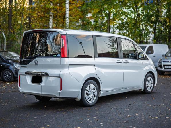 Honda Stepwgn V с пробегом 2015 года, цена 1 510 000 рублей, 193413 км, минивэн, Автокод Объявления