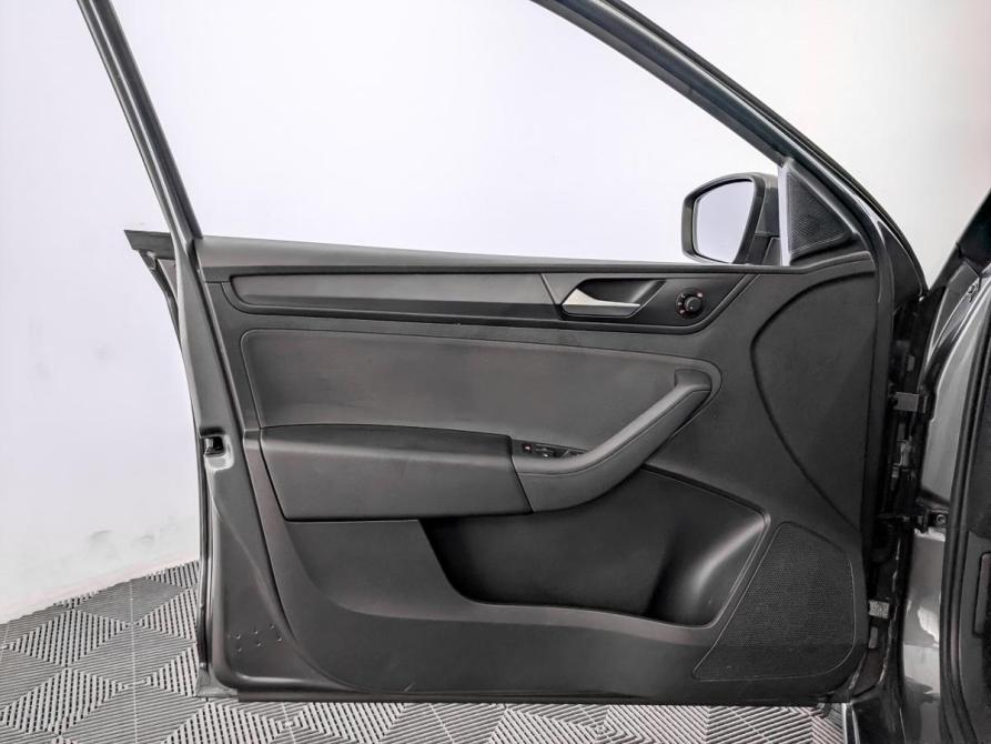 Volkswagen Polo VI Москва  - изображение 19