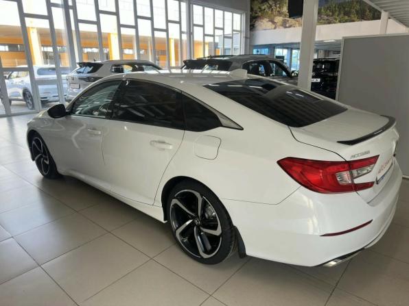 Honda Accord X с пробегом 2018 года, цена 2 080 000 рублей, 118000 км, седан, Автокод Объявления