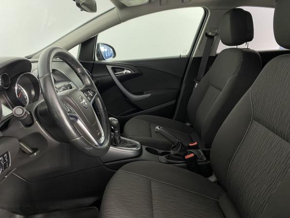 Opel Astra J Рестайлинг с пробегом 2012 года, цена 750 000 рублей, 193968 км, седан, Автокод Объявления