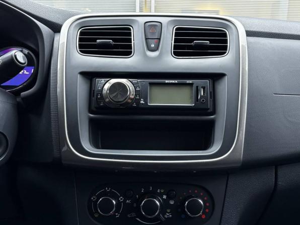 Renault Sandero II с пробегом 2015 года, цена 690 000 рублей, 89426 км, хэтчбек, Автокод Объявления