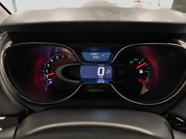 Renault Kaptur I Рестайлинг с пробегом 2021 года, цена 1 719 000 рублей, 69850 км, внедорожник, Автокод Объявления