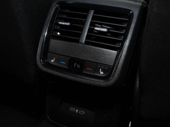 Skoda Octavia IV (A8) с пробегом 2021 года, цена 2 411 000 рублей, 45366 км, лифтбек, Автокод Объявления