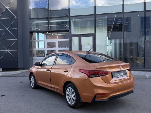 Hyundai Solaris II с пробегом 2017 года, цена 899 000 рублей, 153274 км, седан, Автокод Объявления