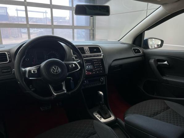Volkswagen Polo V Рестайлинг с пробегом 2018 года, цена 1 099 000 рублей, 251109 км, седан, Автокод Объявления
