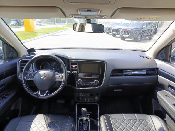 Mitsubishi Outlander III Рестайлинг 3 с пробегом 2020 года, цена 2 400 000 рублей, 103550 км, внедорожник, Автокод Объявления