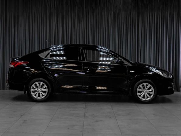 Hyundai Solaris II с пробегом 2020 года, цена 1 719 000 рублей, 69541 км, седан, Автокод Объявления