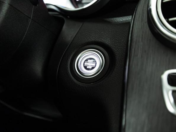 Mercedes-Benz C-Класс IV (W205) Рестайлинг с пробегом 2020 года, цена 2 599 700 рублей, 135663 км, седан, Автокод Объявления