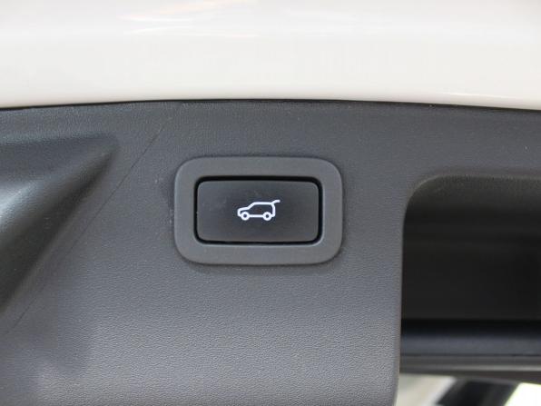 Land Rover Discovery Sport I с пробегом 2018 года, цена 1 999 000 рублей, 181000 км, внедорожник, Автокод Объявления