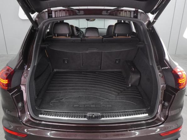 Porsche Cayenne II Рестайлинг (958) с пробегом 2017 года, цена 3 286 000 рублей, 265563 км, внедорожник, Автокод Объявления