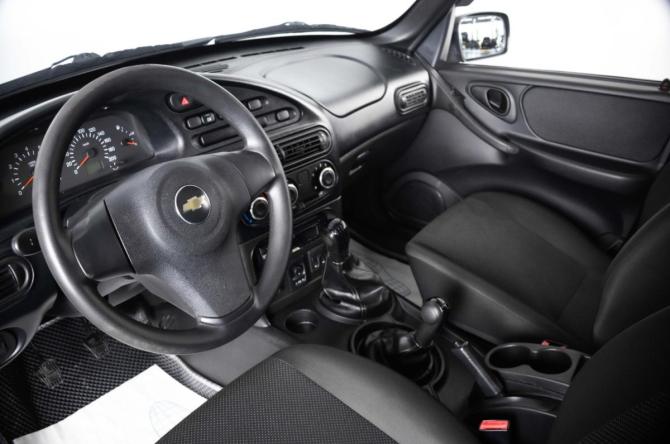 Chevrolet Niva I Рестайлинг с пробегом 2015 года, цена 639 000 рублей, 110000 км, внедорожник, Автокод Объявления