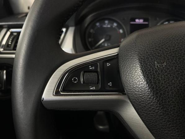 Skoda Rapid I с пробегом 2014 года, цена 815 000 рублей, 175355 км, лифтбек, Автокод Объявления