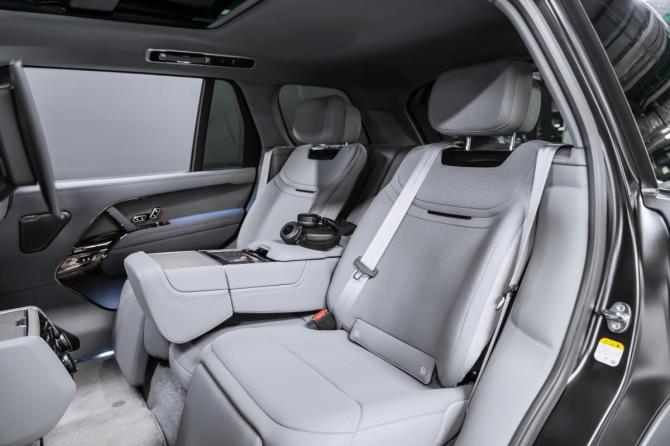 Новый Land Rover Range Rover V 2025 года, цена 35 500 000 рублей, внедорожник, Автокод Объявления