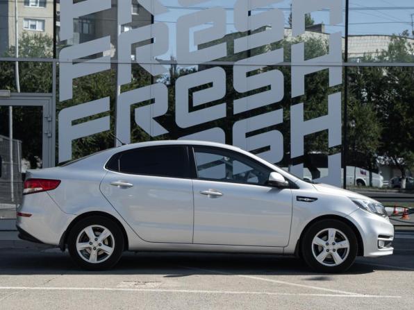 Kia Rio III Рестайлинг с пробегом 2015 года, цена 1 077 000 рублей, 46874 км, седан, Автокод Объявления