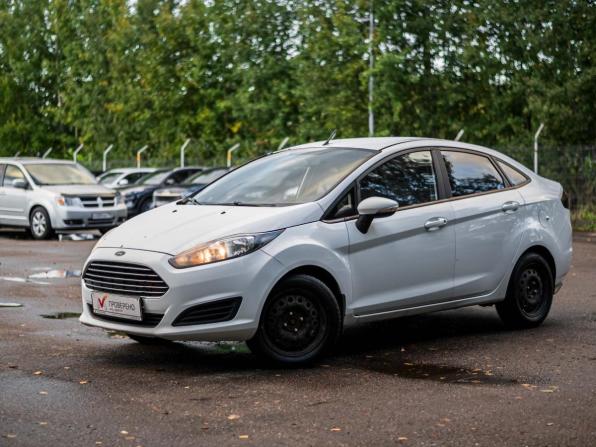 Ford Fiesta Mk6 Рестайлинг с пробегом 2015 года, цена 470 000 рублей, 307538 км, седан, Автокод Объявления