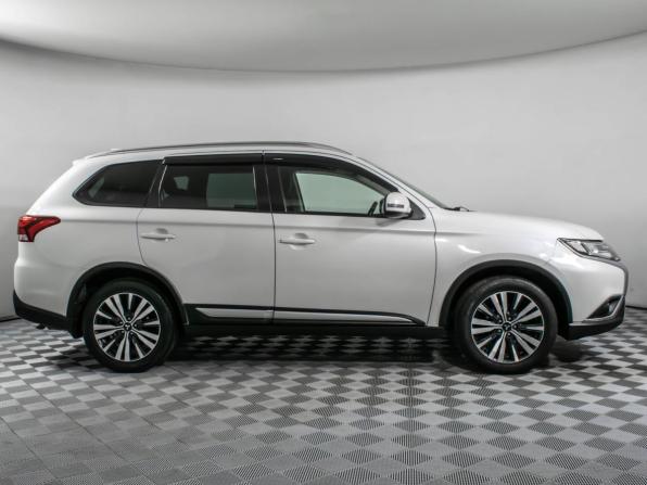Mitsubishi Outlander III Рестайлинг 3 с пробегом 2020 года, цена 1 990 000 рублей, 166000 км, внедорожник, Автокод Объявления