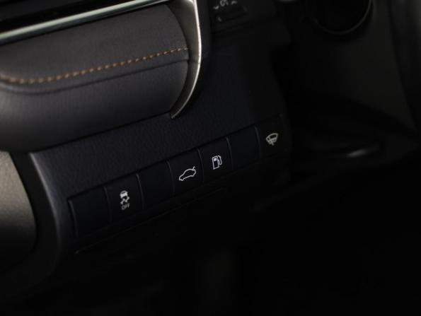 Toyota Camry VIII (XV70) с пробегом 2019 года, цена 2 549 000 рублей, 63690 км, седан, Автокод Объявления
