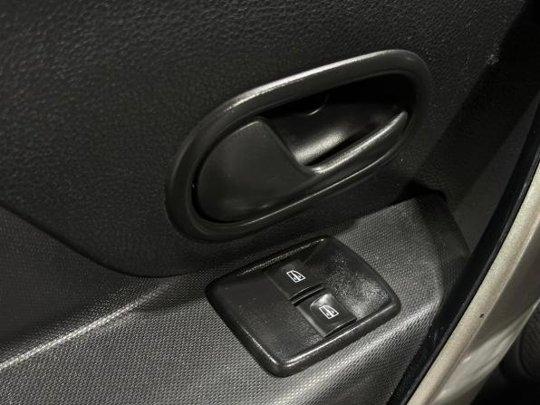 Renault Logan II Рестайлинг с пробегом 2021 года, цена 880 000 рублей, 48245 км, седан, Автокод Объявления