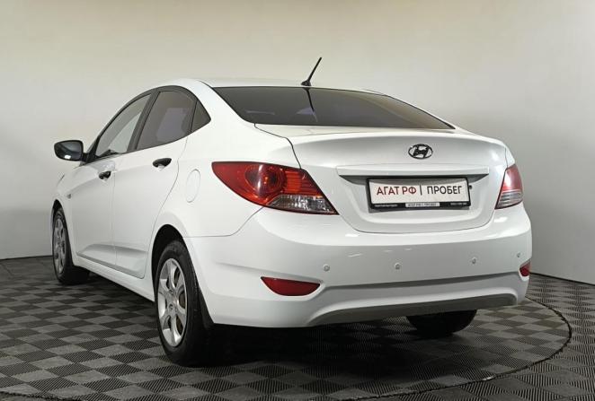 Hyundai Solaris I с пробегом 2013 года, цена 811 000 рублей, 121330 км, седан, Автокод Объявления