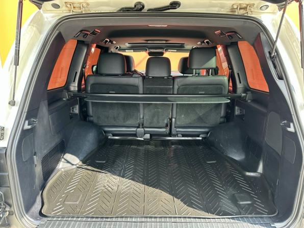 Toyota Land Cruiser 200 Series Рестайлинг 2 с пробегом 2019 года, цена 6 790 000 рублей, 175575 км, внедорожник, Автокод Объявления