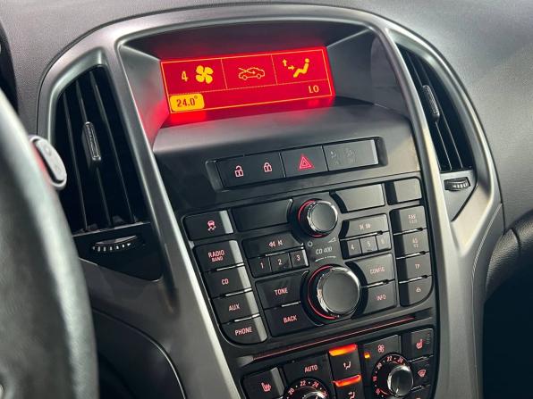 Opel Astra J Рестайлинг с пробегом 2014 года, цена 1 090 000 рублей, 115299 км, хэтчбек, Автокод Объявления