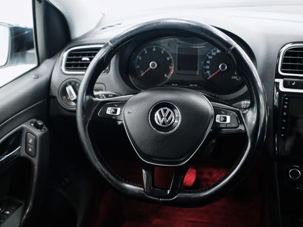 Volkswagen Polo V Рестайлинг с пробегом 2017 года, цена 728 000 рублей, 274558 км, седан, Автокод Объявления