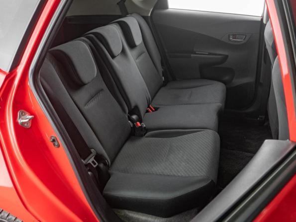 Toyota Ractis II с пробегом 2012 года, цена 1 069 000 рублей, 135300 км, хэтчбек, Автокод Объявления
