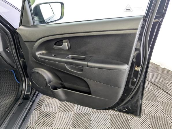 Kia Venga I с пробегом 2012 года, цена 960 000 рублей, 118039 км, компактвэн, Автокод Объявления