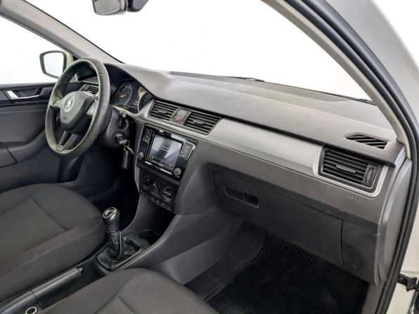 Skoda Rapid I Рестайлинг с пробегом 2019 года, цена 880 000 рублей, 246586 км, лифтбек, Автокод Объявления