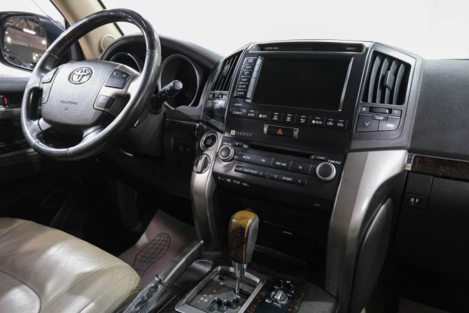Toyota Land Cruiser 200 Series с пробегом 2010 года, цена 3 329 000 рублей, 233000 км, внедорожник, Автокод Объявления