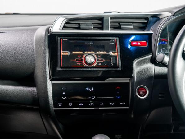 Honda Fit III с пробегом 2013 года, цена 1 060 000 рублей, 114700 км, хэтчбек, Автокод Объявления