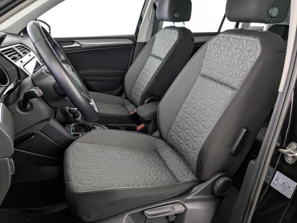Volkswagen Tiguan II Рестайлинг с пробегом 2021 года, цена 3 825 000 рублей, 17314 км, внедорожник, Автокод Объявления