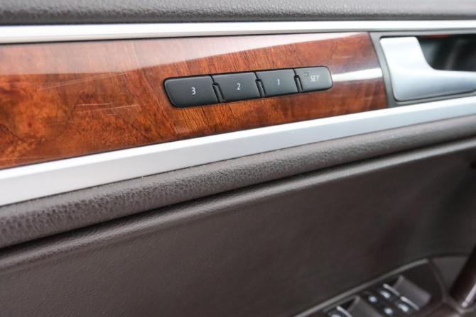 Volkswagen Touareg II с пробегом 2013 года, цена 1 899 000 рублей, 237000 км, внедорожник, Автокод Объявления
