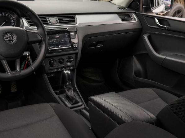Skoda Rapid I с пробегом 2017 года, цена 1 135 000 рублей, 184558 км, лифтбек, Автокод Объявления