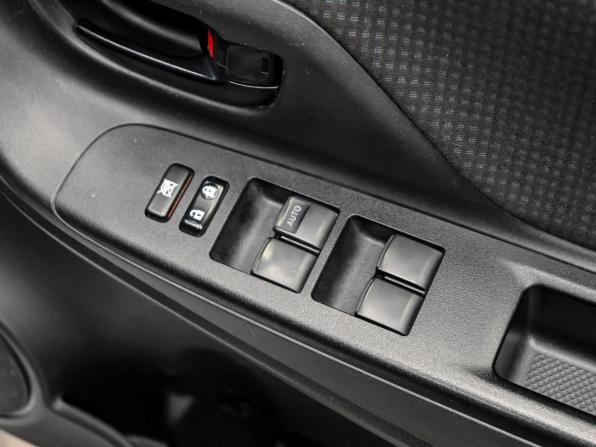 Toyota Vitz III (XP130) Рестайлинг 2 с пробегом 2019 года, цена 1 000 000 рублей, 145707 км, хэтчбек, Автокод Объявления