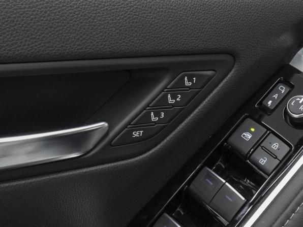 Toyota Land Cruiser 300 Series с пробегом 2021 года, цена 10 990 000 рублей, 70456 км, внедорожник, Автокод Объявления