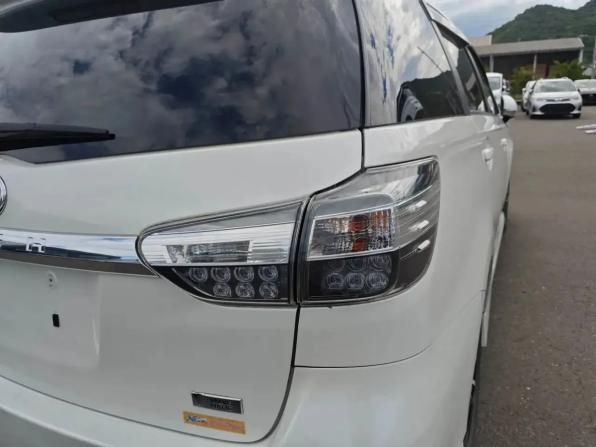 Toyota Wish II Рестайлинг с пробегом 2016 года, цена 1 600 000 рублей, 86892 км, минивэн, Автокод Объявления