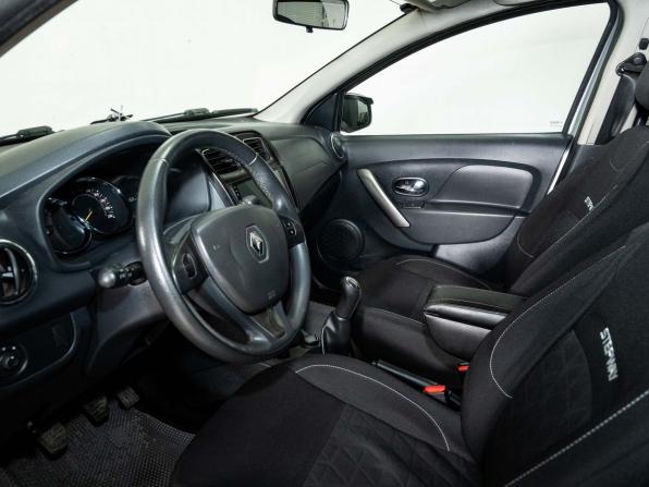 Renault Sandero II с пробегом 2016 года, цена 840 000 рублей, 89150 км, хэтчбек, Автокод Объявления