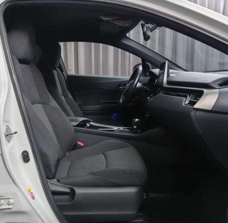 Toyota C-HR I с пробегом 2018 года, цена 2 088 000 рублей, 117597 км, внедорожник, Автокод Объявления