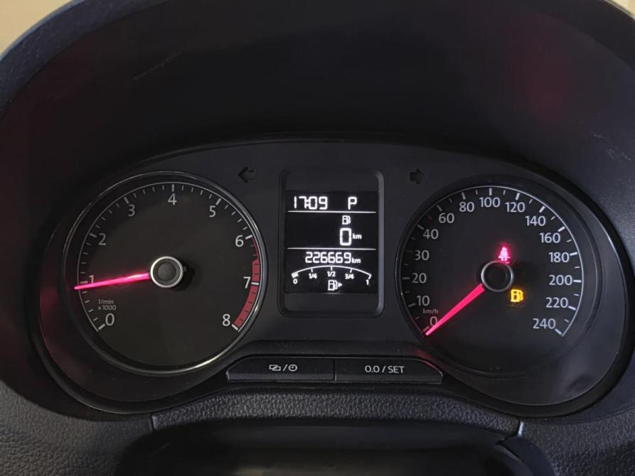 Volkswagen Polo V Рестайлинг Казань  - изображение 16